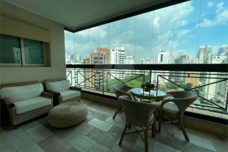 Apartamento à venda com 3 suítes em Campo Belo, São Paulo, SP