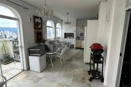 Triplex à venda com 4 suítes em Vila Oliveira, Mogi das Cruzes, SP