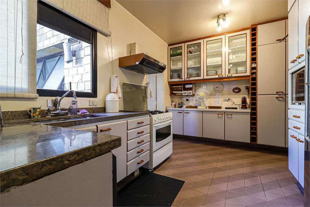 Apartamento à venda ou para alugar com 4 suítes em Jardim Vitória Régia, São Paulo, SP