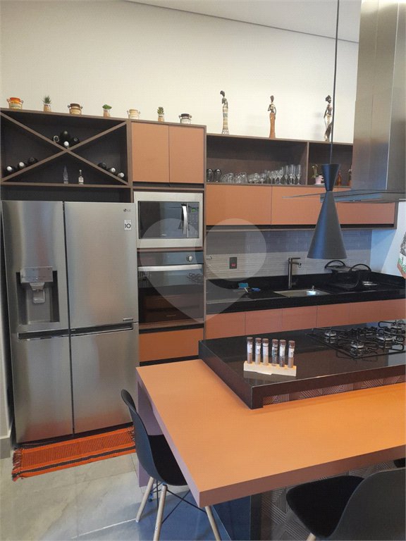 Casa à venda com 3 suítes no condomínio Reserva Real, Paulínia - SP