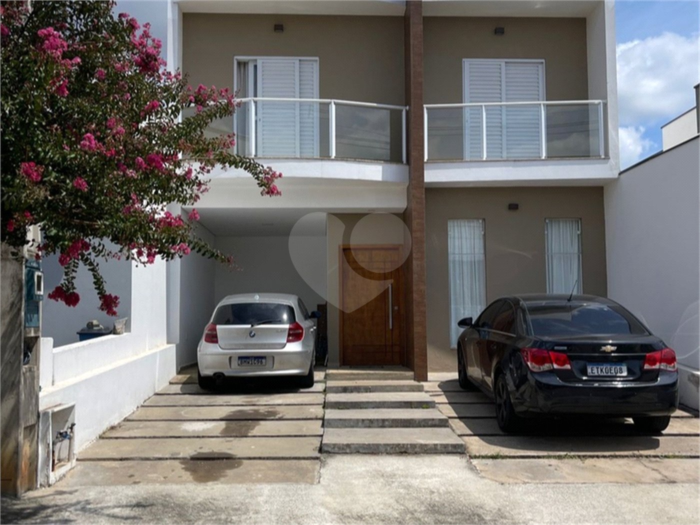 Casa à venda com 3 quartos, sendo 1 suíte, no condomínio Horto Florestal III, Sorocaba - SP