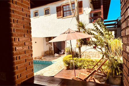 Sobrado à venda com 3 quartos, sendo 1 suíte, em Chácara Recanto Verde, Cotia, SP