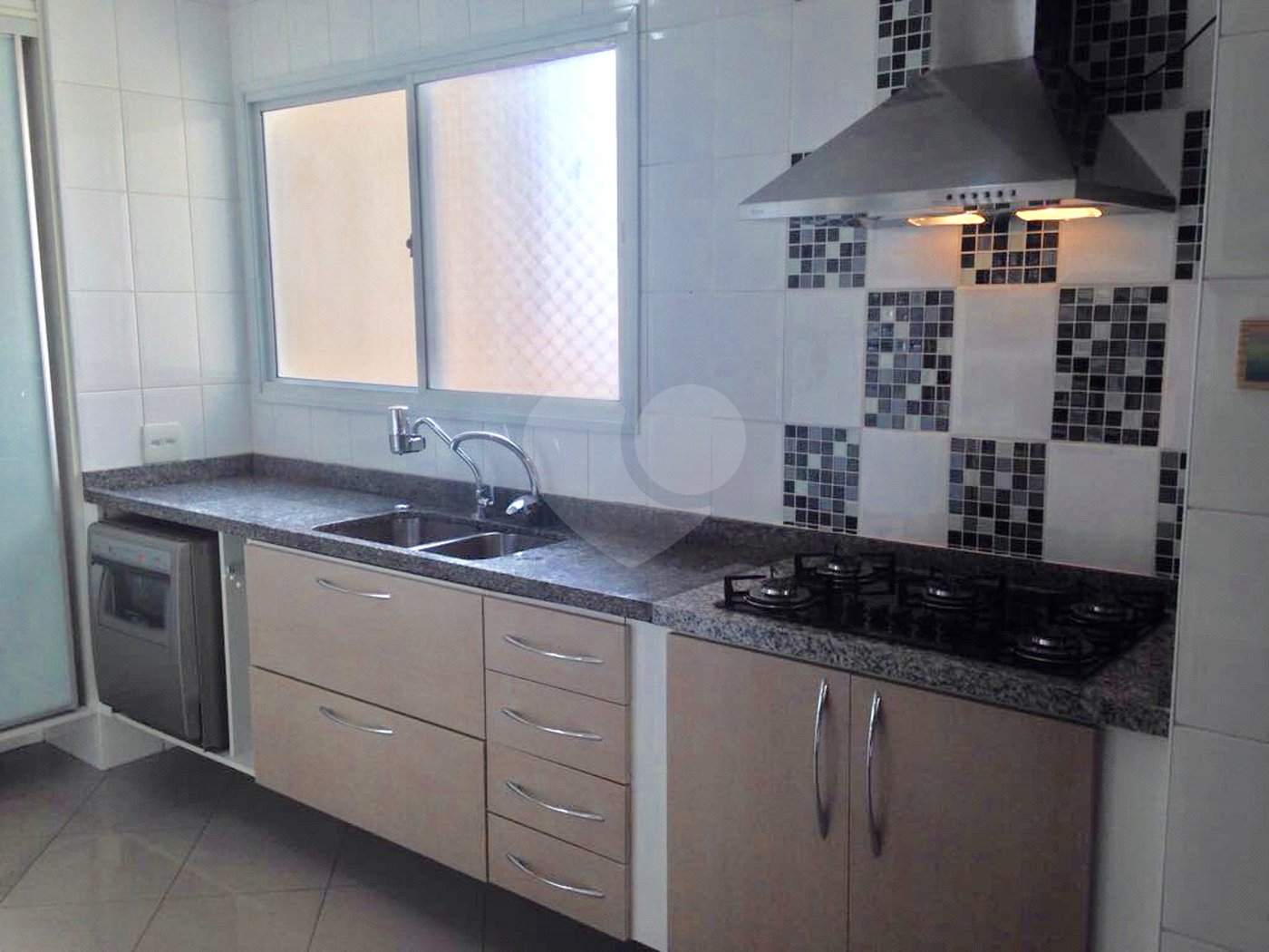 Apartamento à venda com 4 quartos, sendo 2 suítes,  em Lar São Paulo, São Paulo, SP