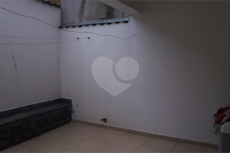 Sobrado à venda com 3 quartos, sendo 1 suíte,  em Vila Caputera, Mogi das Cruzes, SP