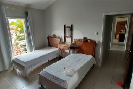 Sobrado à venda com 3 quartos, sendo 1 suíte,  em Vila Mogilar, Mogi das Cruzes, SP