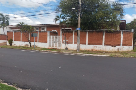 Casa à venda com 5 quartos, sendo 3 suítes, em Vila Sedenho, Araraquara, SP