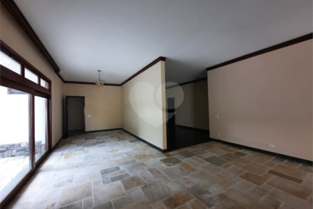Casa Térrea à venda com 3 suítes em Interlagos, São Paulo, SP