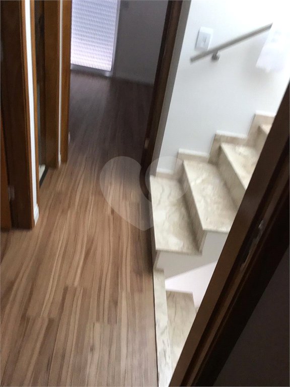 Casa à venda com 3 quartos, sendo 1 suíte, no condomínio Parque Vitória, São Paulo - SP