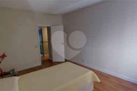 Apartamento à venda com 4 quartos, sendo 1 suíte,  em Laranjeiras, Rio de Janeiro, RJ