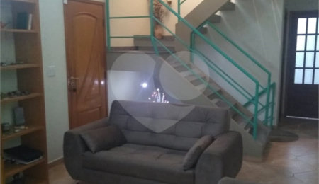 Sobrado à venda com 3 quartos, sendo 1 suíte,  em Vila Mazzei, São Paulo, SP