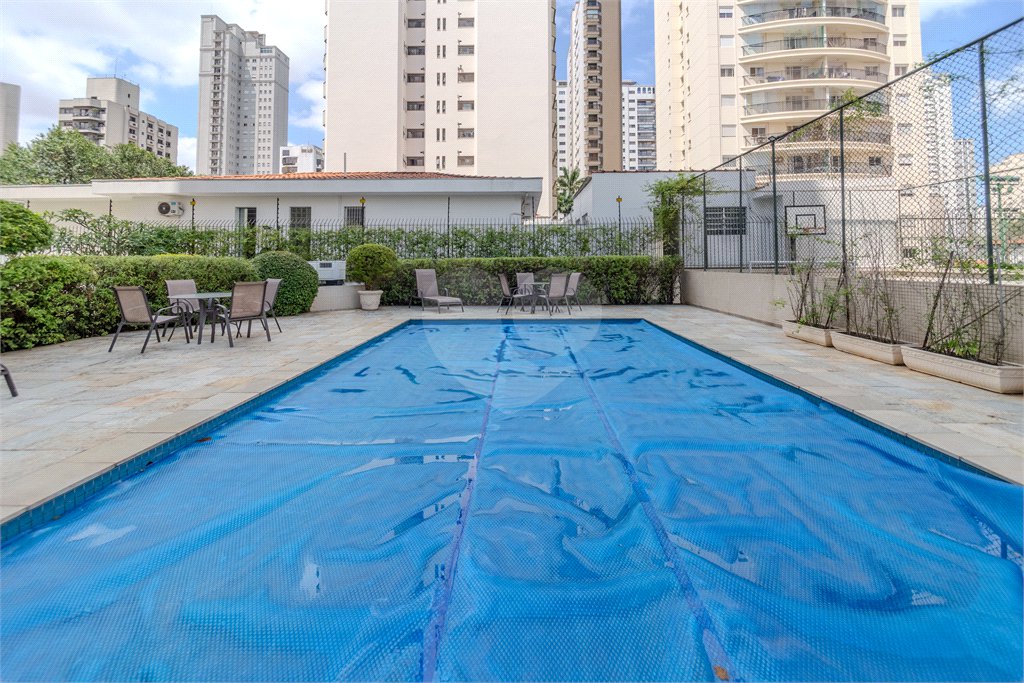 Apartamento à venda com 3 suítes em Moema, São Paulo, SP