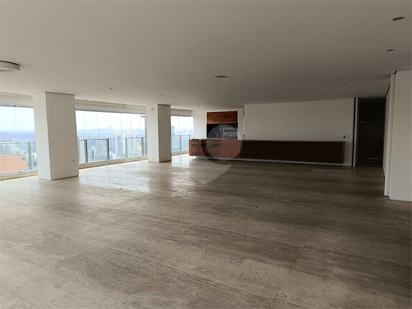 Apartamento à venda ou para alugar com 3 suítes em Pinheiros, São Paulo, SP