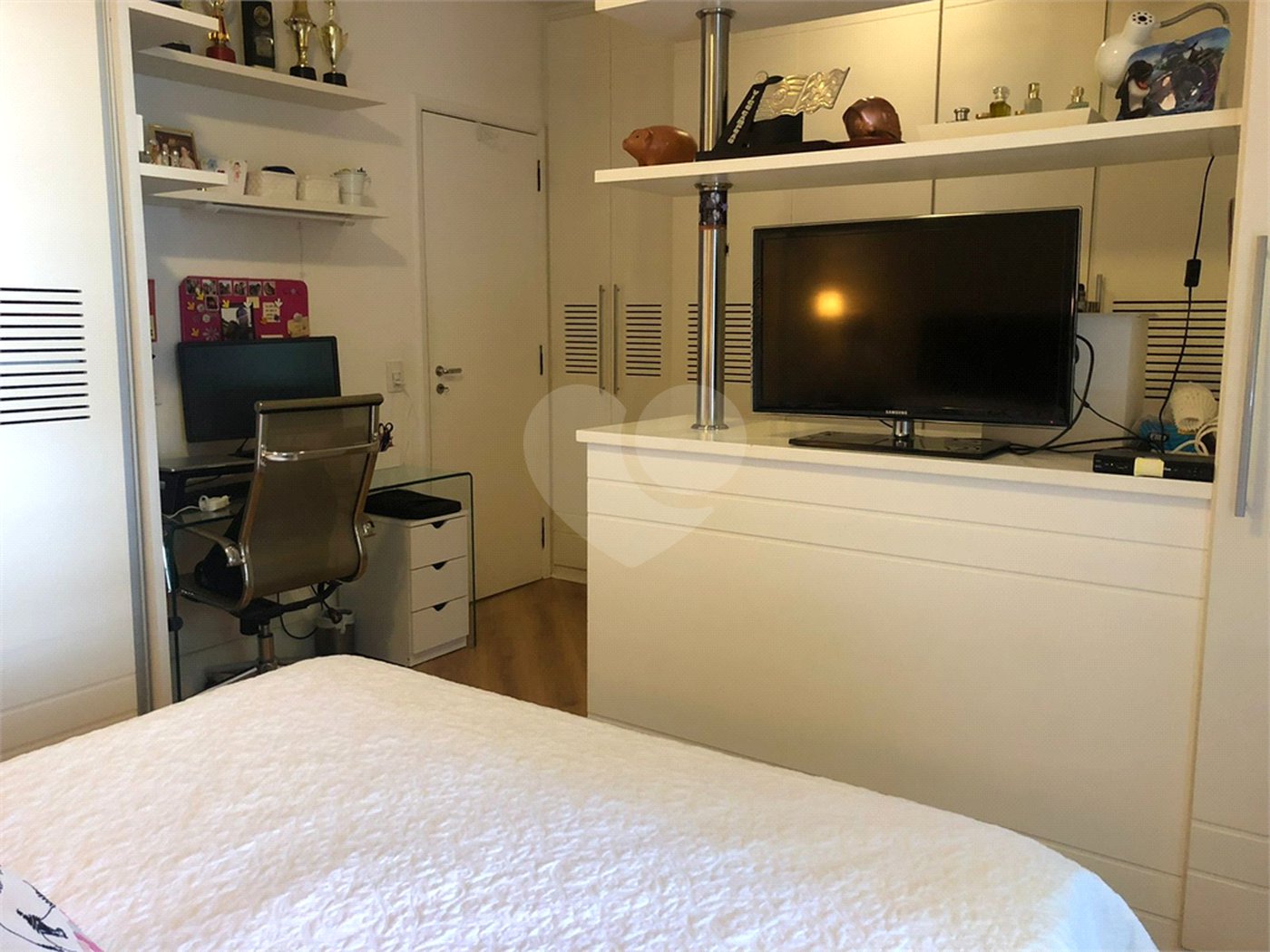 Apartamento à venda com 3 quartos, sendo 2 suítes, em Real Parque, São Paulo, SP