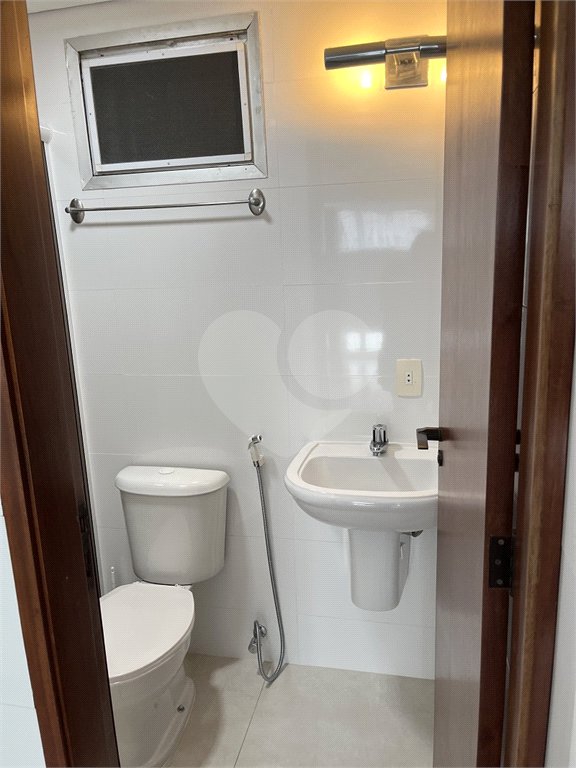 Apartamento à venda ou para alugar com 3 quartos, sendo 1 suíte, em Enseada, Guarujá, SP
