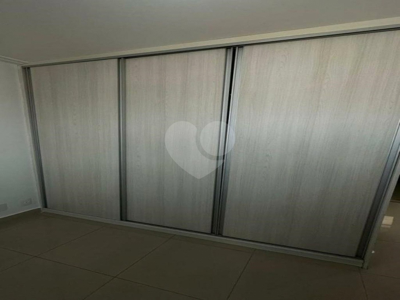 Apartamento à venda com 3 quartos, sendo 1 suíte, em Parque Maria Luiza, São Paulo, SP