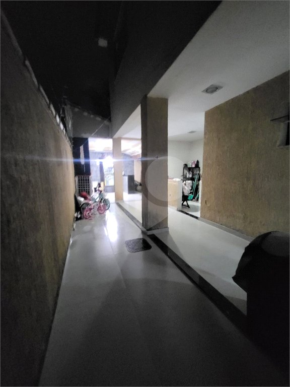 Casa à venda com 4 quartos, sendo 3 suítes, no condomínio Residencial Nelson Pinto, Rio de Janeiro - RJ