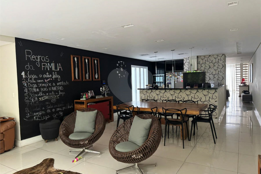 Sobrado à venda com 3 suítes em Santa Teresinha, São Paulo, SP