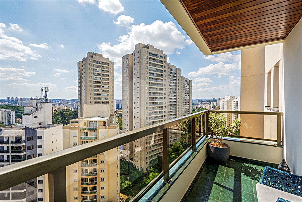 Apartamento à venda com 4 quartos, sendo 3 suítes, em Morumbi, São Paulo, SP