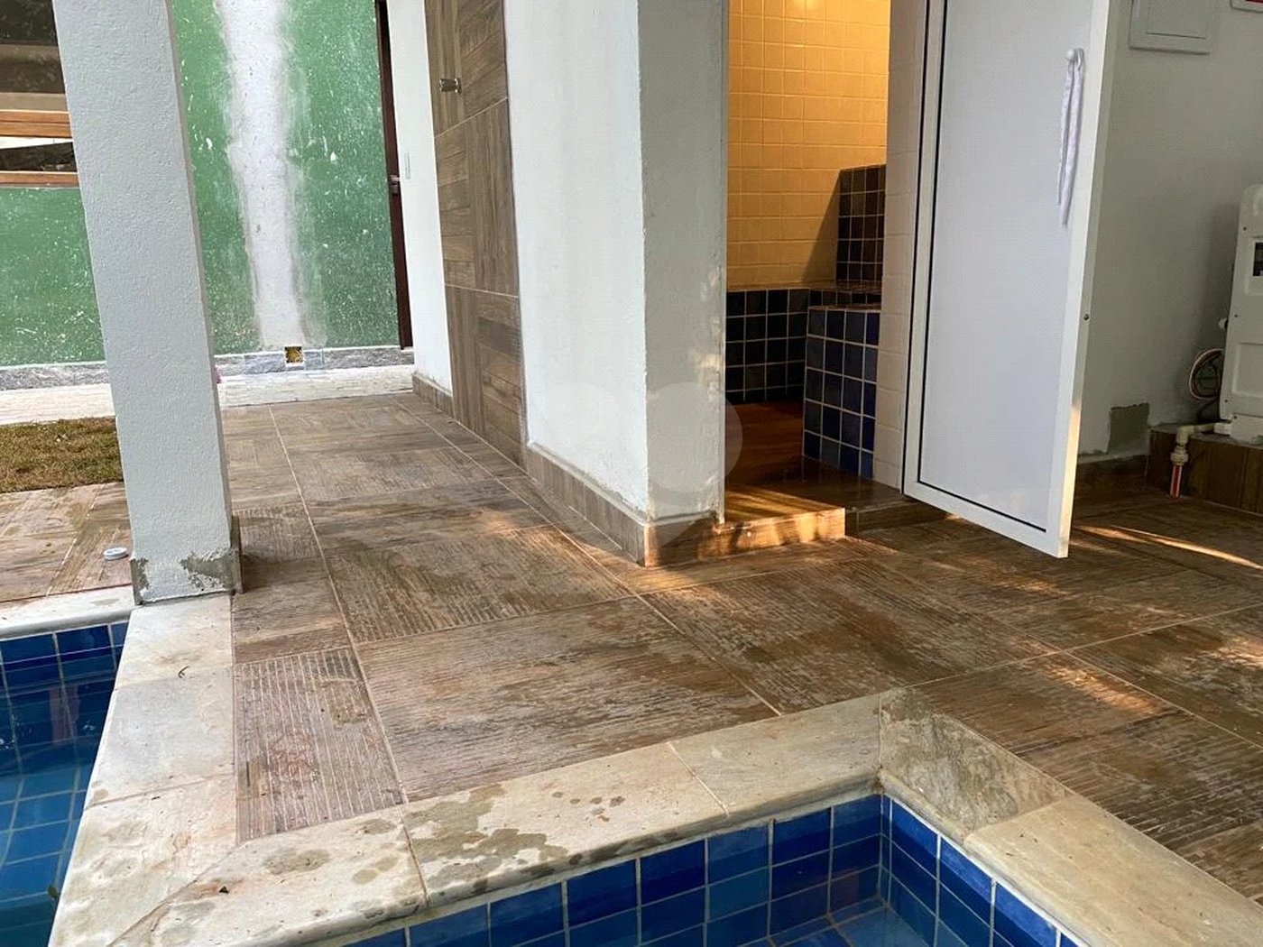 Casa à venda ou para alugar com 5 quartos, sendo 4 suítes, no condomínio Associação Reserva das Hortênsias, Mairiporã - SP