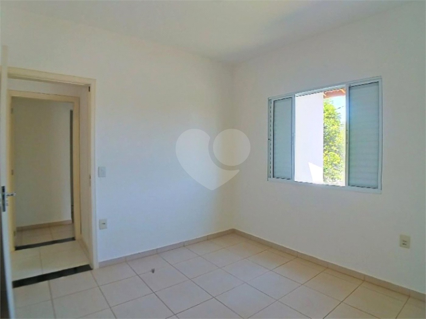 Casa à venda com 3 suítes no condomínio Terras de São Francisco, Vinhedo - SP