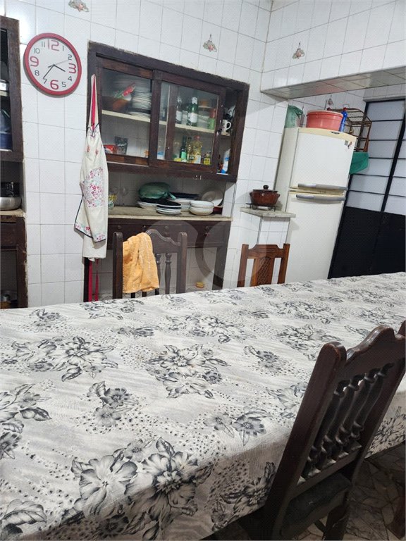 Sobrado à venda ou para alugar com 3 quartos, sendo 13 suítes, em Jardim São Paulo(zona Norte), São Paulo, SP