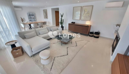 Casa com 4 quartos à venda em Albufeira, Algarve, Portugal – Vista para o mar e piscina