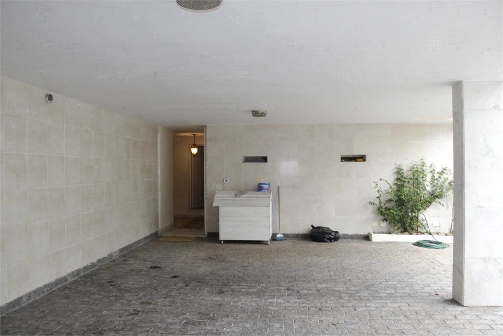 Casa à venda ou para alugar com 5 suítes em Jardim Leonor, São Paulo, SP