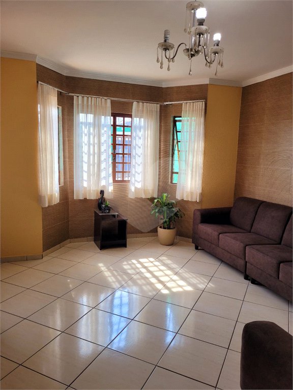 Casa à venda com 4 suítes em Jardim Bandeiras, Jundiaí, SP