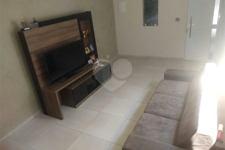Sobrado à venda com 3 quartos em Jardim Helena, Ferraz de Vasconcelos, SP