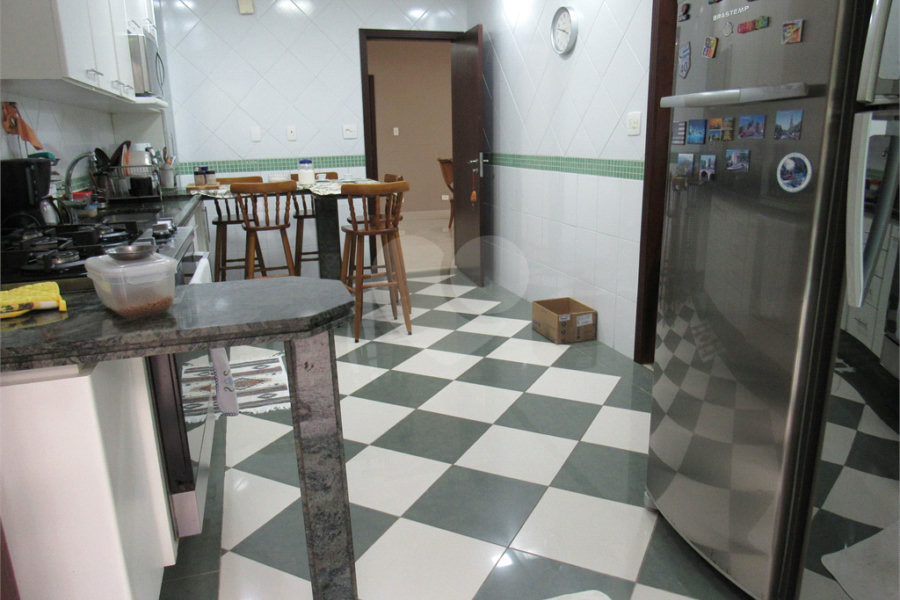 Sobrado à venda com 4 quartos, sendo 2 suítes, em Tremembé, São Paulo, SP