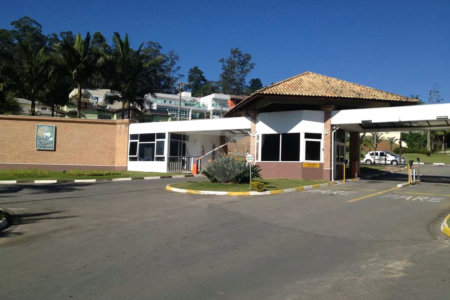 Casa à venda com 4 suítes no condomínio Parque das Artes, Embu das Artes - SP