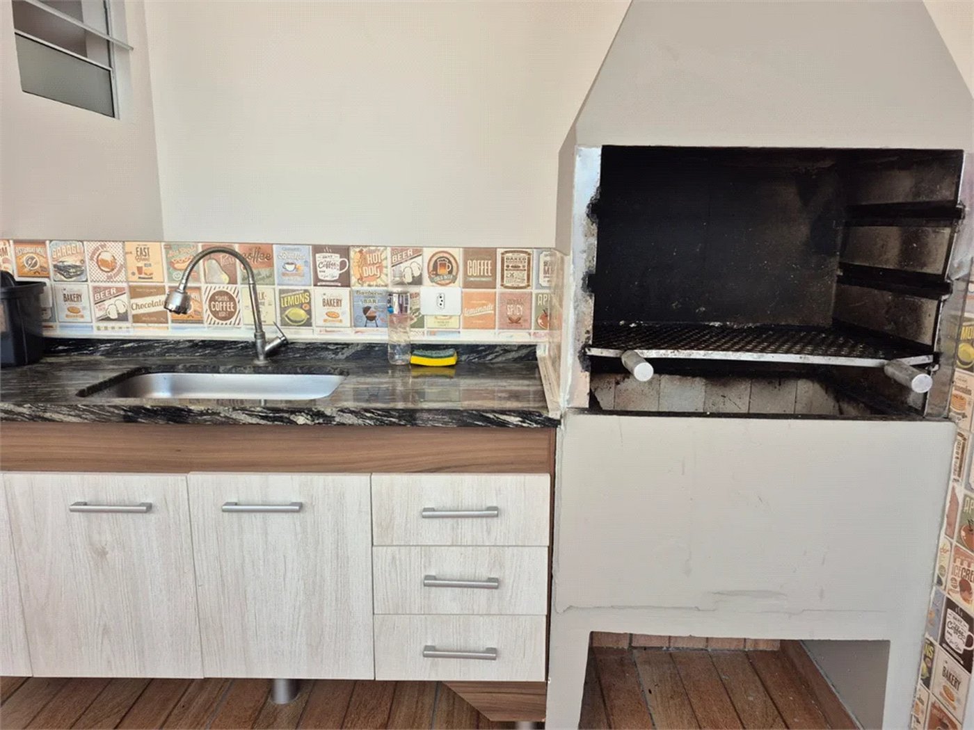 Casa à venda com 4 quartos, sendo 1 suíte,  no condomínio Residencial Alto da Lapa II, São Paulo - SP