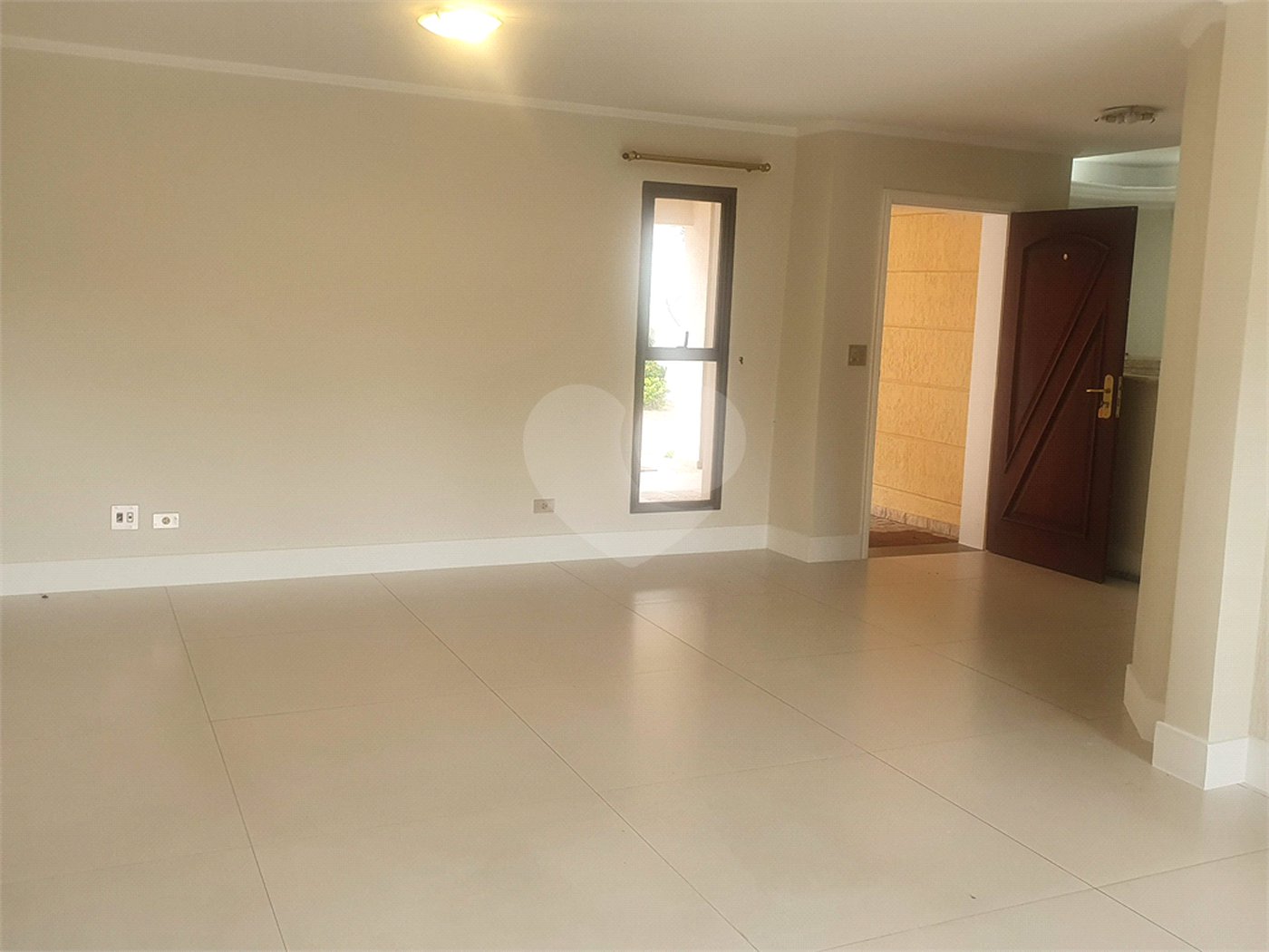 Casa à venda com 4 quartos, sendo 2 suítes,  no condomínio Lake Louise, São Paulo - SP