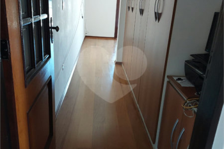 Casa à venda com 2 quartos, sendo 1 suíte, em Vila Maria de Maggi, Suzano, SP