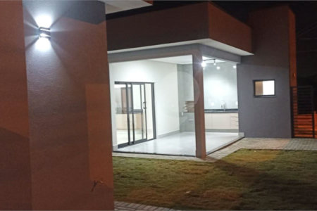 Casa à venda com 3 quartos, sendo 1 suíte, no condomínio Lagos D´icaraí, Salto - SP