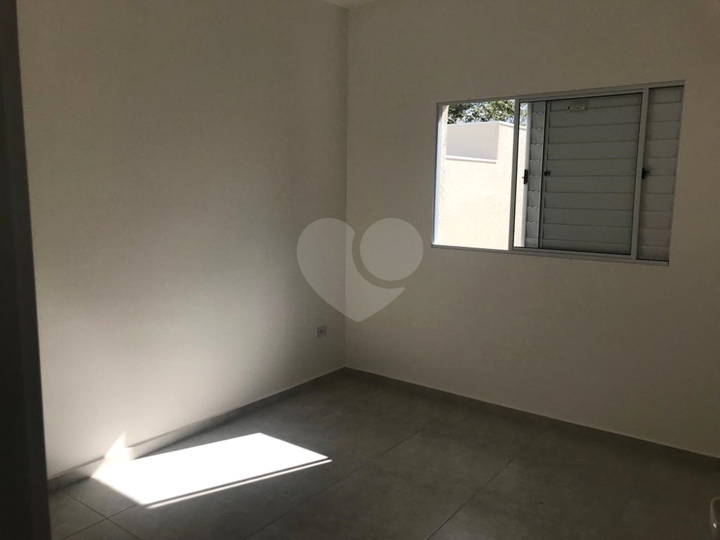 Casa de Vila à venda com 2 quartos em Jardim São Felipe, Atibaia, SP