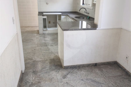 Casa à venda com 4 suítes no condomínio Estância Marambaia, Vinhedo - SP