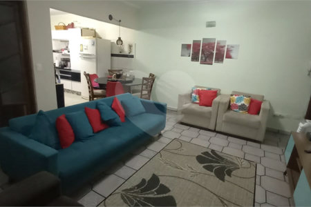 Casa à venda com 3 quartos em Jardim Santa Helena, Itaquaquecetuba, SP