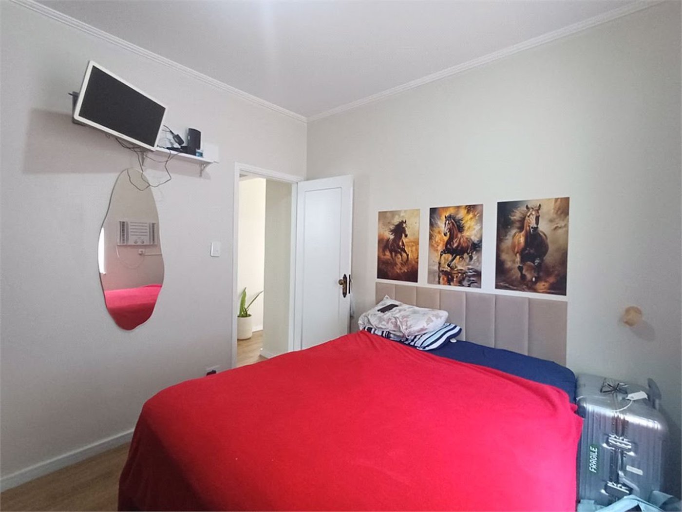 Apartamento com 2 dormitórios à venda, 59 m² por R$ 420.000,00 - Gonzaga - Santos/SP