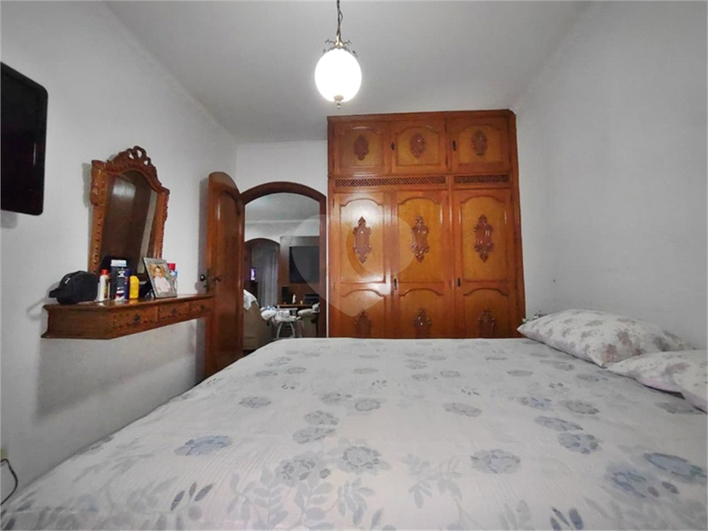 Casa à venda com 3 quartos, sendo 1 suíte, no condomínio Vila Paiva, São Paulo - SP