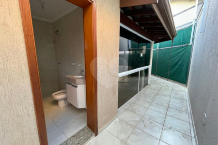 Casa para alugar com 3 suítes no condomínio Bosque de Grevilea, Vinhedo - SP