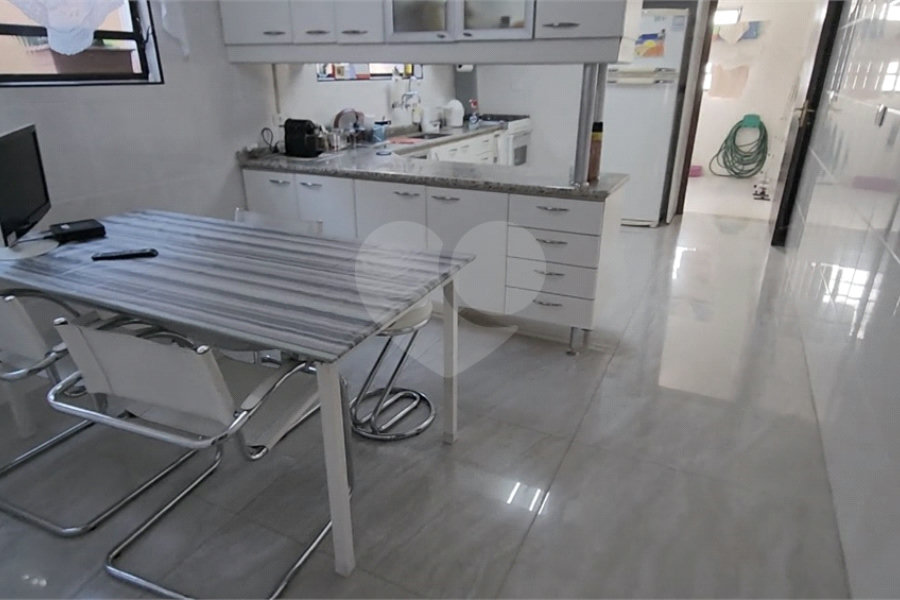 Casa à venda com 4 quartos, sendo 1 suíte, em Parada Inglesa, São Paulo, SP