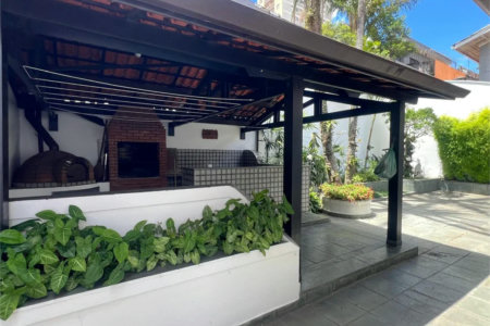 Casa à venda com 5 quartos, sendo 4 suítes, em Parque Maria Helena, São Paulo, SP