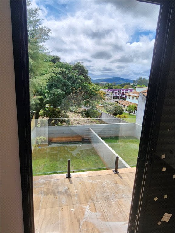 Sobrado à venda com 3 suítes em Jardim dos Pinheiros, Atibaia, SP