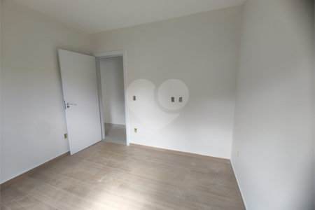 Casa à venda com 2 quartos, sendo 1 suíte, em Jardim Santo Antônio, Atibaia, SP