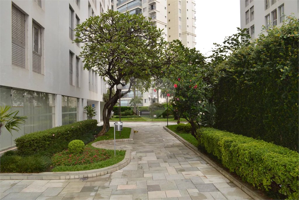 Apartamento à venda com 3 quartos, sendo 1 suíte,  em Vila Mariana, São Paulo, SP