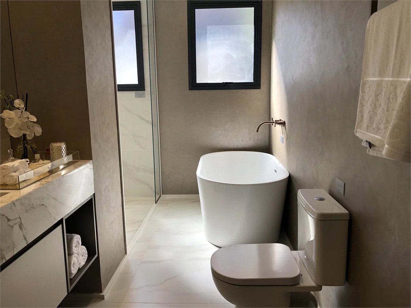 Apartamento à venda com 5 quartos, sendo 4 suítes, em Pinheiros, São Paulo, SP