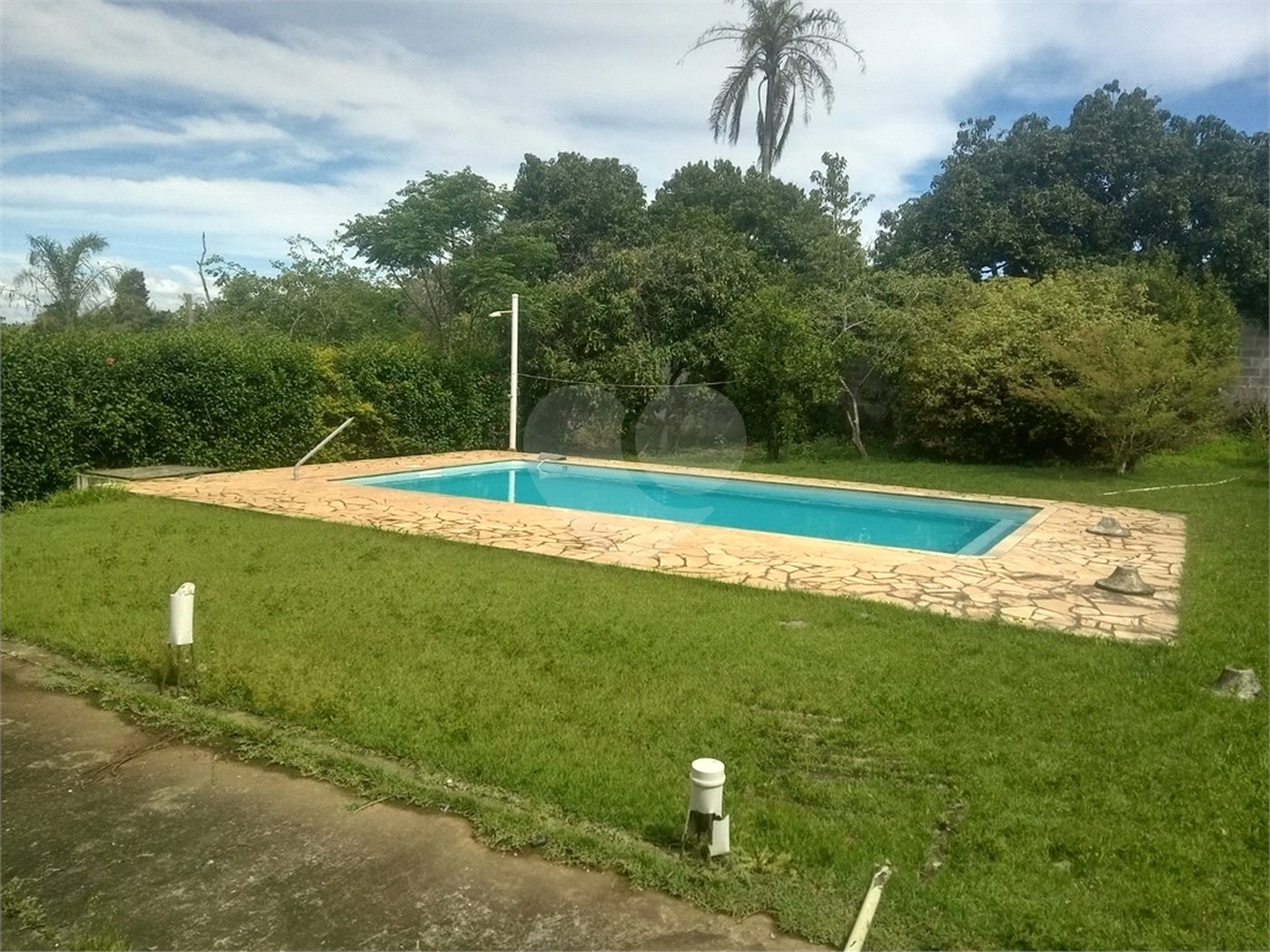 Casa à venda com 4 quartos, sendo 1 suíte,  no condomínio Village da Serra, Araçoiaba da Serra - SP