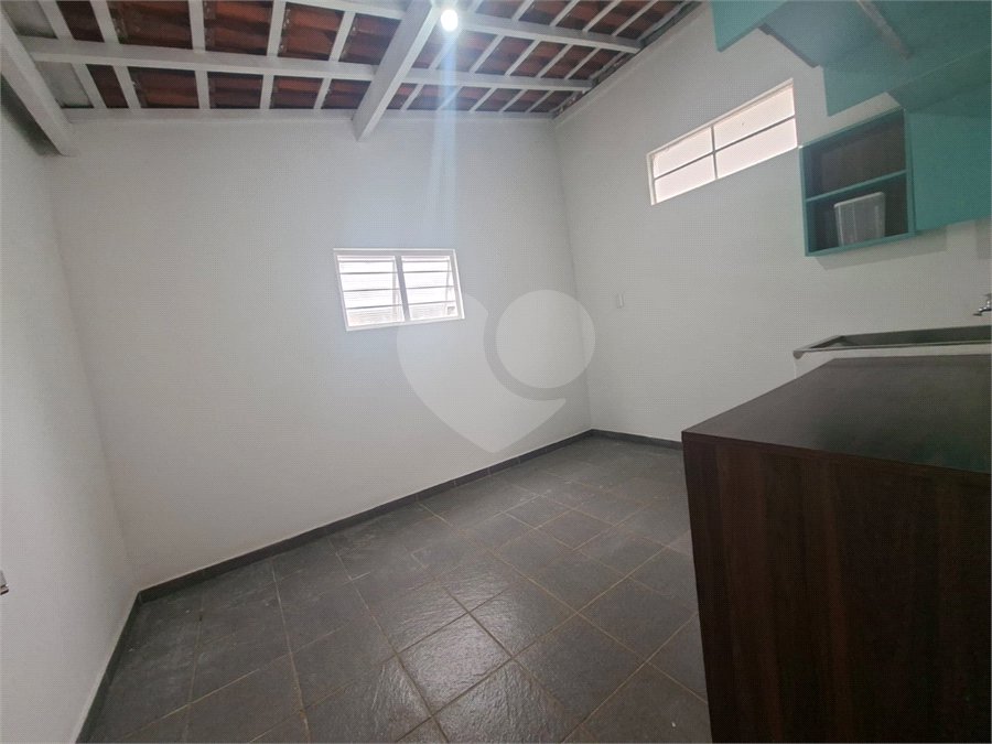 Casa à venda ou para alugar com 3 quartos, sendo 1 suíte, em Vila Aparecida, Itapetininga, SP
