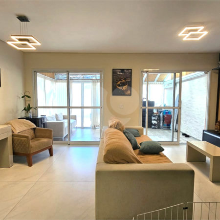 Casa à venda com 3 quartos, sendo 1 suíte, no condomínio Flora Park, São Paulo - SP